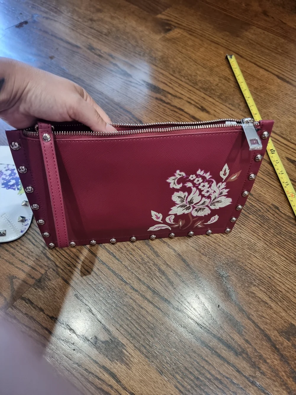 WHITE HOUSE BLACK MARKET WRISTEL White Floral and Plum Floral Clutch Set - Picture 14 of 16